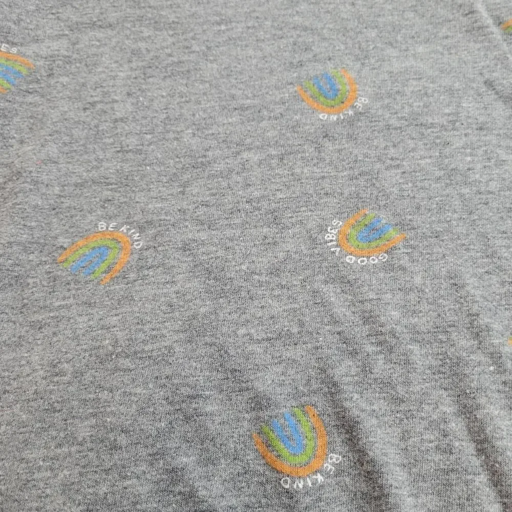 Old Navy rainbow shirt L10/12